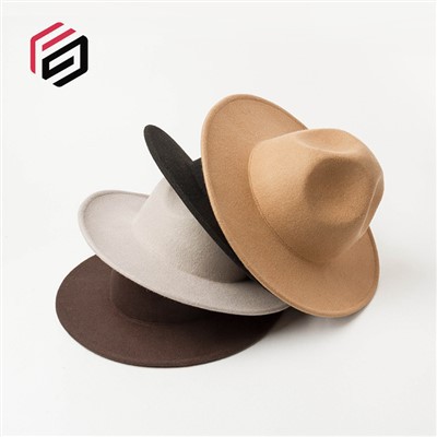 Roedd gwlân dynion yn teimlo het fedora